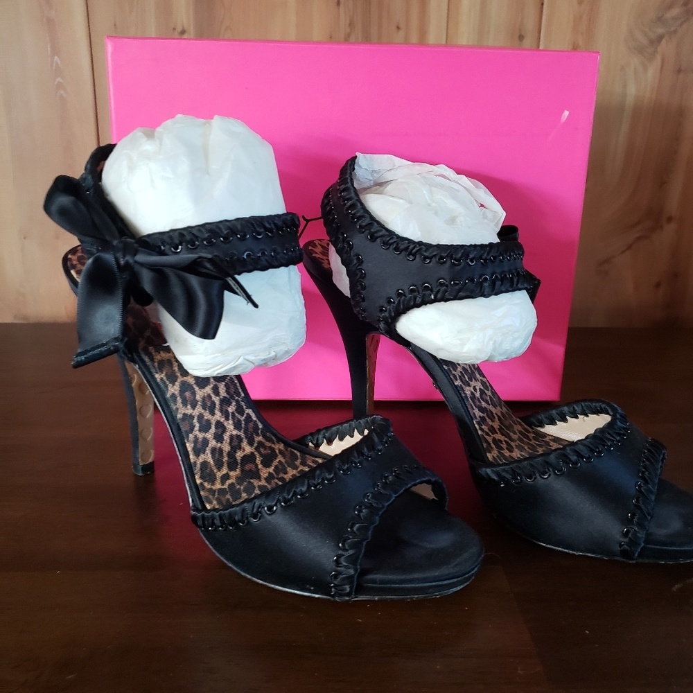 Betsey Johnson Joe heels size 10